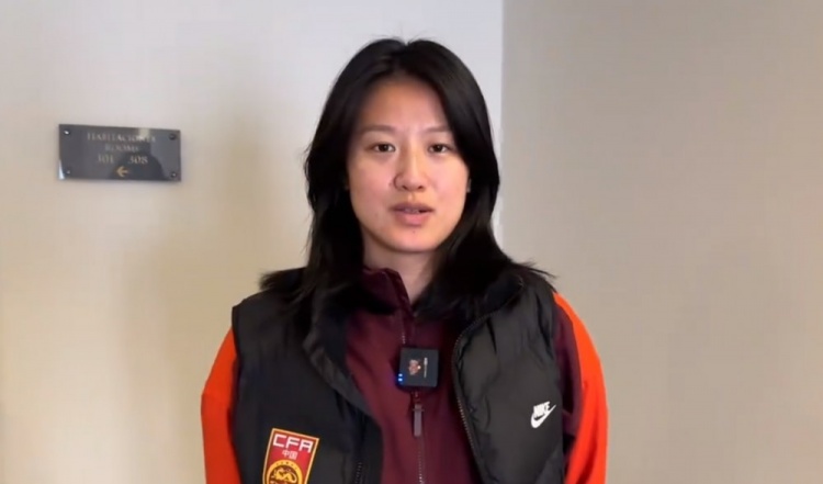  汪琳琳：范迪克是我的偶像和目標，希望變成他那樣全面的中后衛(wèi)