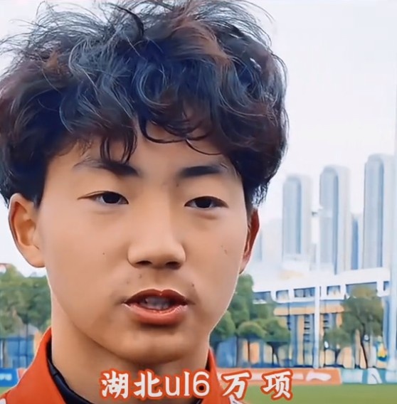  萬項談全運(yùn)會吊射破門：發(fā)現(xiàn)門將站位不是很好，就很自信的射門