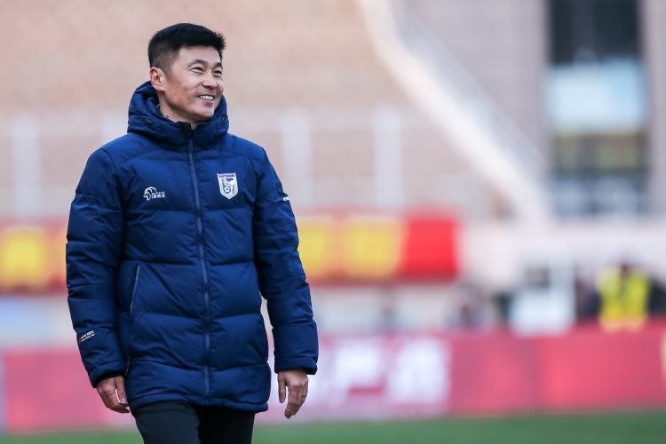  足球報：英博首發(fā)陣容幾乎換了一支球隊，主打高位逼搶強調奔跑