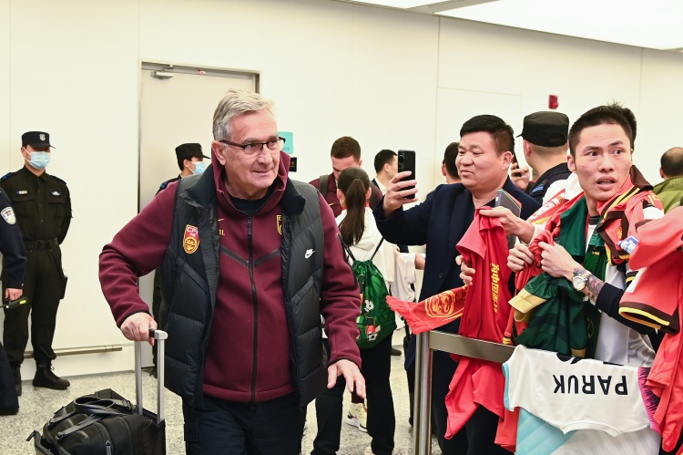  蘇媒：國足仍有爭第二希望，但真的不能再“守”下去了