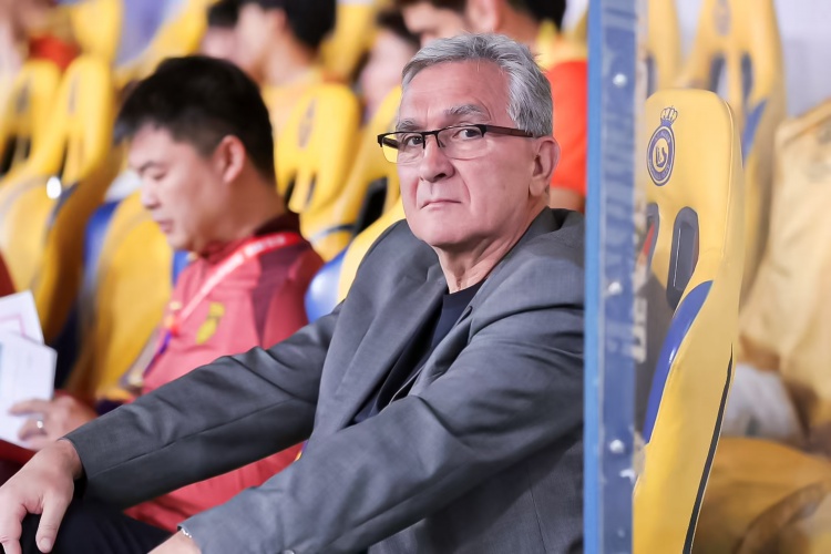  媒體人：國(guó)足變陣4231可能性不大，陣中僅3人能打后腰不夠用